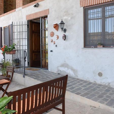 La Casa Di Enzo Panzió Lequio Tanaro Kültér fotó