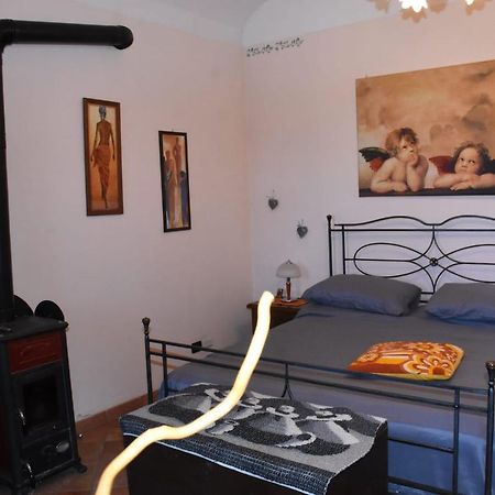 La Casa Di Enzo Panzió Lequio Tanaro Kültér fotó