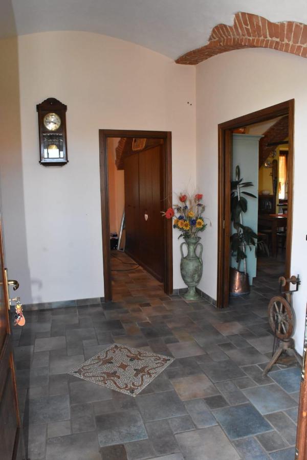 La Casa Di Enzo Panzió Lequio Tanaro Kültér fotó