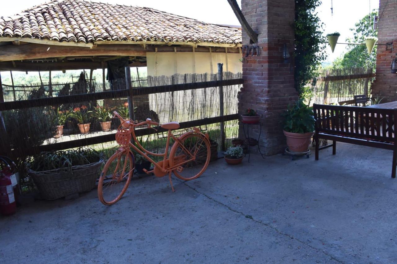 La Casa Di Enzo Panzió Lequio Tanaro Kültér fotó
