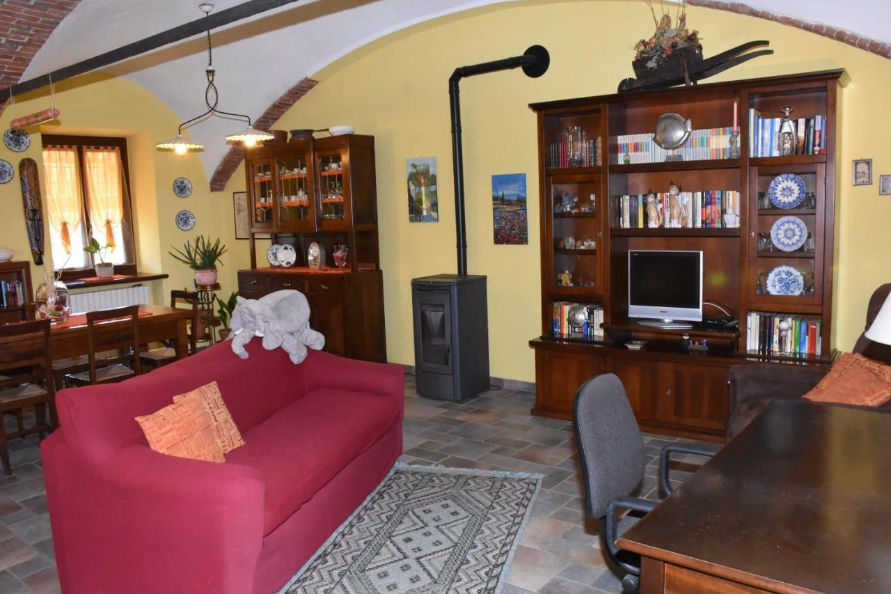 La Casa Di Enzo Panzió Lequio Tanaro Kültér fotó